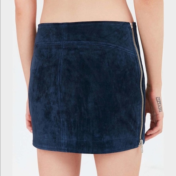 OBEY Nomad Suede Side Zip Mini Skirt NWT - Picture 3 of 3